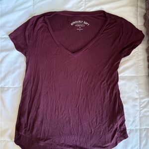 Aeropostale Women's V-Neck Tee in Wine